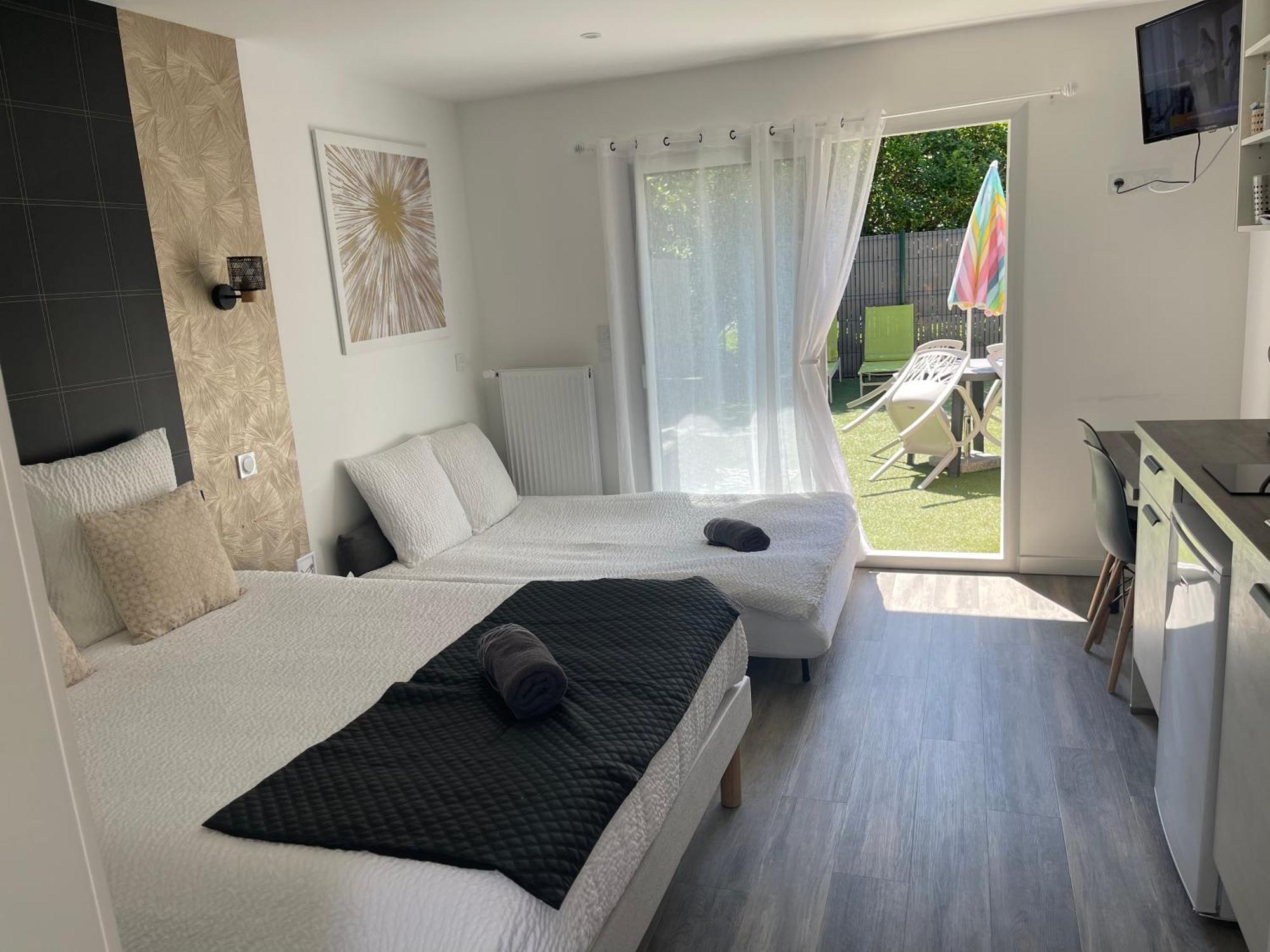 Jardin Prive 2 Bed & Breakfast La Ravoire Bagian luar foto